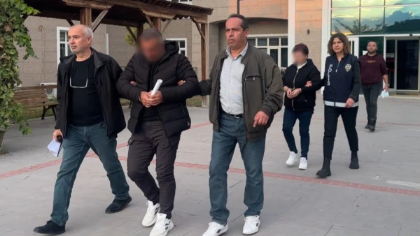 Burdur'da yaşlı adama zorla senet imzalatan 2 şüpheli tutuklandı