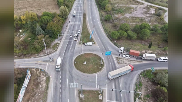 Sakarya'da karanlık kavşaklar LED projektörlerle aydınlatılıyor
