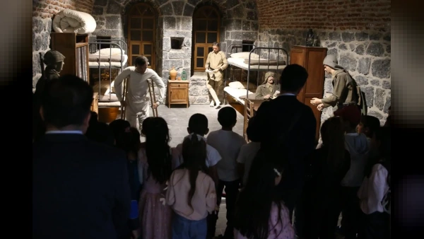 Kars'ta Şehrimi Tanıyorum projesiyle 9 bin öğrenci tarihi yerleri gezdi