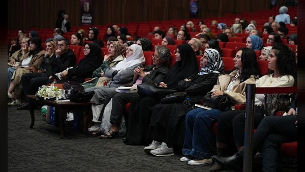 Tuna Tüner Kocaeli Kitap Fuarı'nda İlişkileri Anlattı