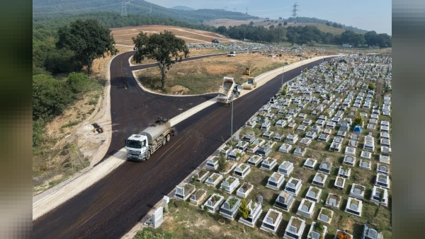 Erdoğanköy Kent Mezarlığı yollarında 4,5 kilometrelik yenileme