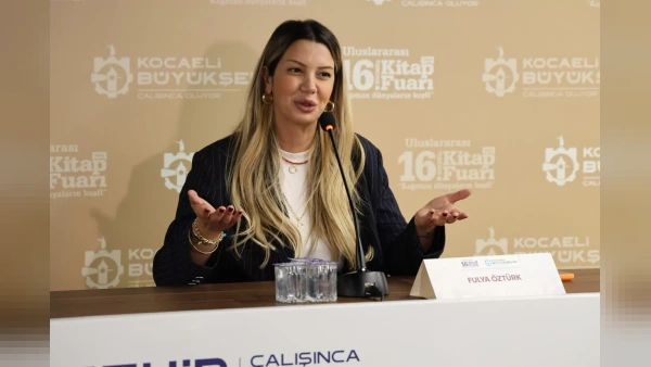 Fulya Öztürk Kocaeli Kitap Fuarı'nda Dijital Medya Uyarısı Yaptı