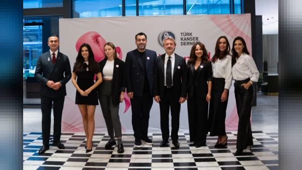 Güçlü Yumruklar Güçlü Kadınlar Projesi Galataport'ta Sergileniyor