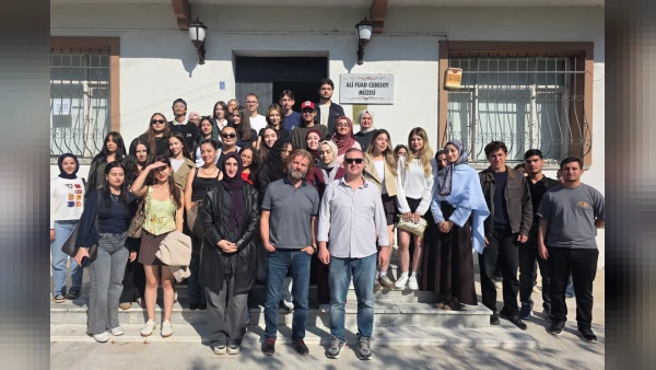 Sakarya'da Üniversite Öğrencilerine Şehir Gezisi Düzenlendi
