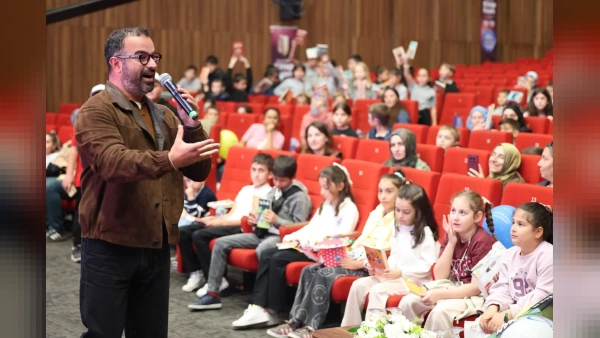 Yazar Anıl Basılı 16. Kocaeli Kitap Fuarı'nda Çocuklarla Buluştu