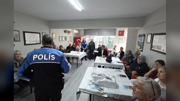 Bursa'da emekli astsubaylara dolandırıcılık ve siber suç eğitimi verildi