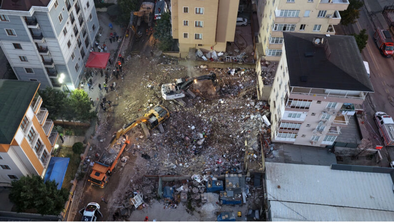 Maltepe'de 5 kişinin hayatını kaybettiği enkazda çalışmalar tamamlandı