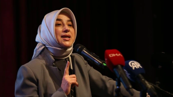 Özlem Zengin den Özgür Özel in Meclis oturumu iddiasına yanıt