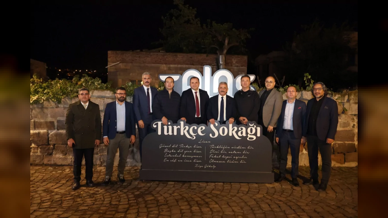 TÜRKSOY heyeti Talas'taki Türkçe Sokağı'nı ziyaret etti