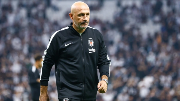 Beşiktaş Teknik Direktörü Italiano'dan Yumruk Olaylarına Tepki