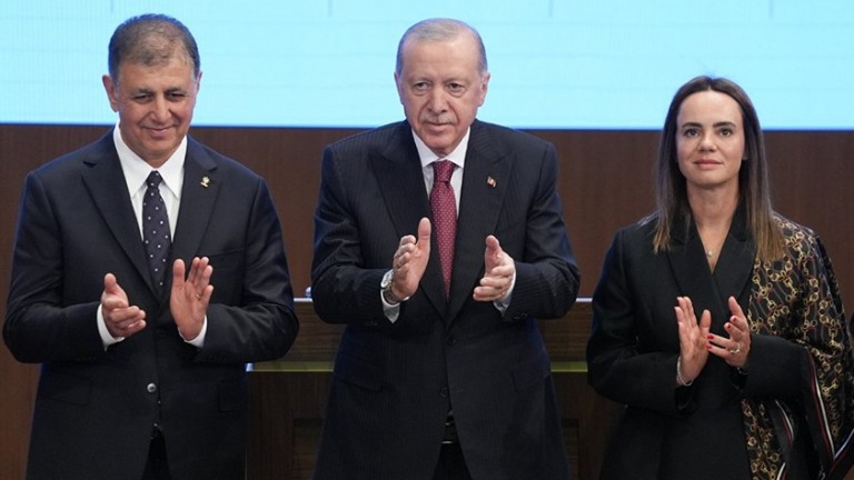 İzmir Büyükşehir Belediye Başkanı Cemil Tugay AK Parti'ye katılıyor
