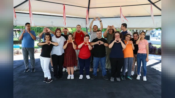 Mersin'de engelsiz yaşam merkezlerinden binlerce kişiye destek