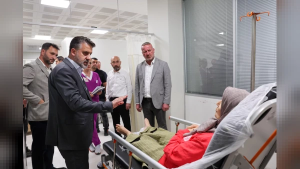 Bursa Büyükşehir Heyetinden Manisa'daki Yaralılara Ziyaret
