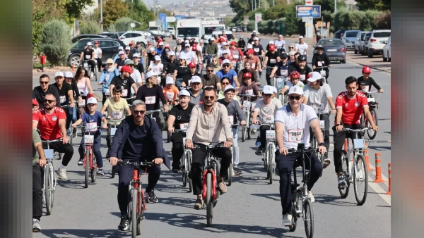 Kayseri'deki Doktorlar Bisiklet Turu'nda Yaklaşık 250 Kişi Pedal Çevirdi