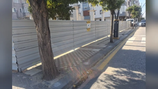 Keşan'da inşaat nedeniyle kapatılan kaldırım açıldı