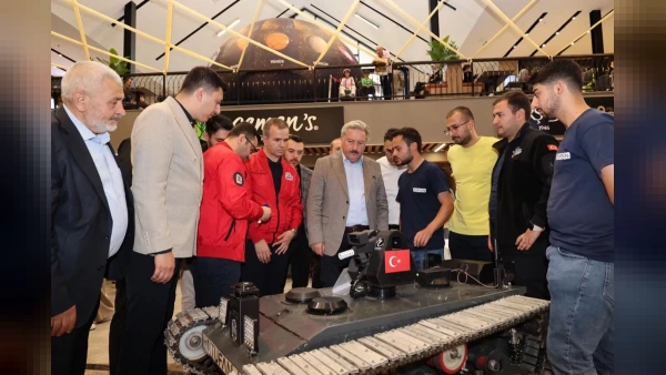 Melikgazi'de teknoloji etkinliği: İnsansı robot MEGA tanıtıldı