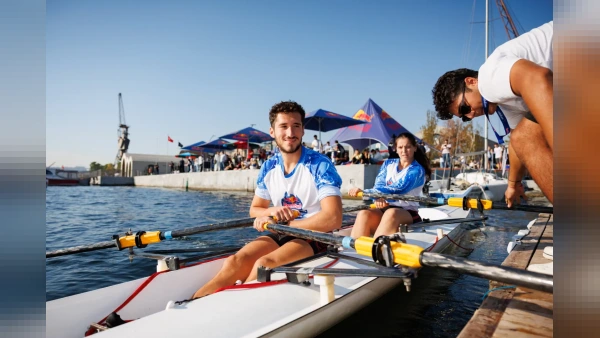 Red Bull Kürek Çekme Haliç'te düzenlendi, şampiyon Kadir Has oldu