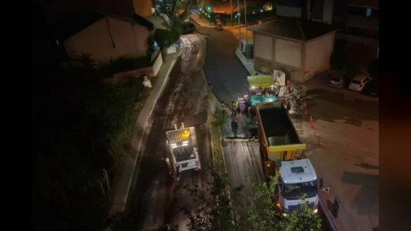 Bursa'da 2. Vatan Caddesi gece asfalt çalışmasıyla yenileniyor