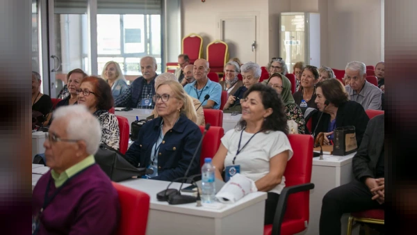 Güzelbahçe 3. Yaş Üniversitesi yeni eğitim öğretim yılına başladı