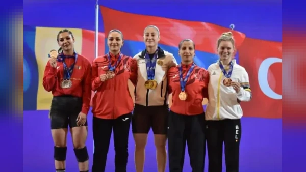 Millî halterci Merve İlden'den Avrupa üçüncülüğü