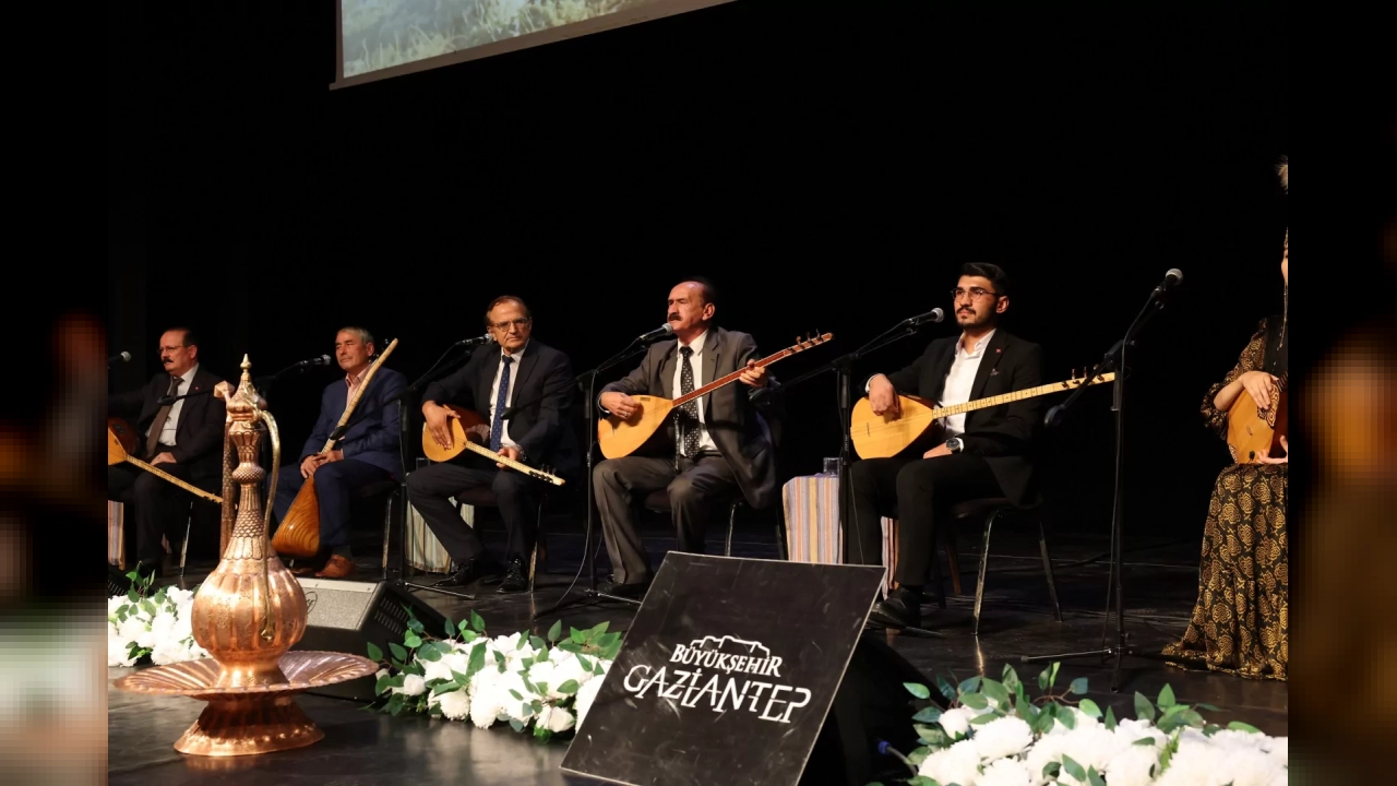 Gaziantep'te Türk Dünyasını Buluşturan Âşıklar Bayramı Düzenlendi