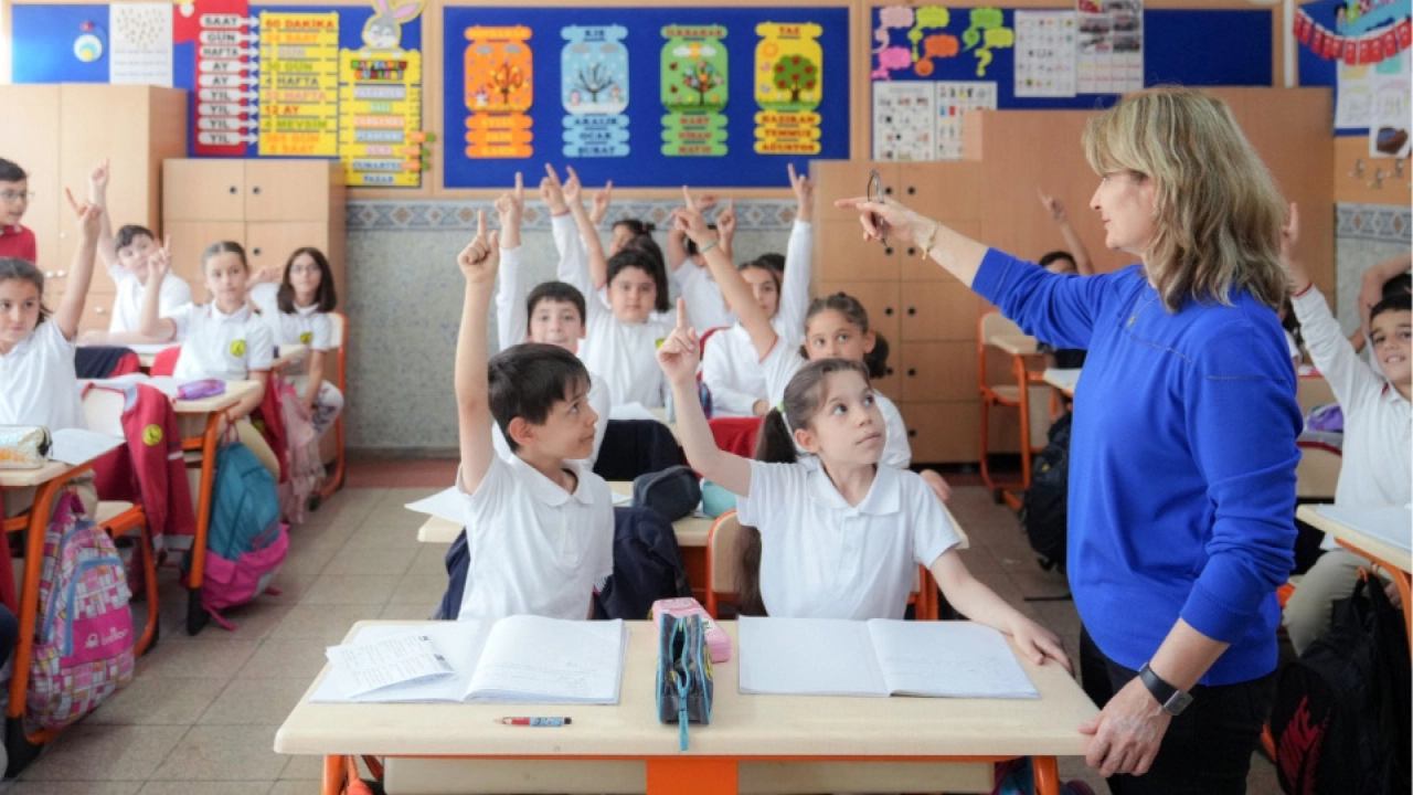 MEB 2026-2027 Takvimi: Kasım Ara Tatili ve Sömestr Tarihleri