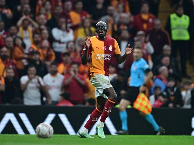 Galatasaray forması giyen Victor Osimhen'den Fenerbahçe derbisi sonrası açıklamalar