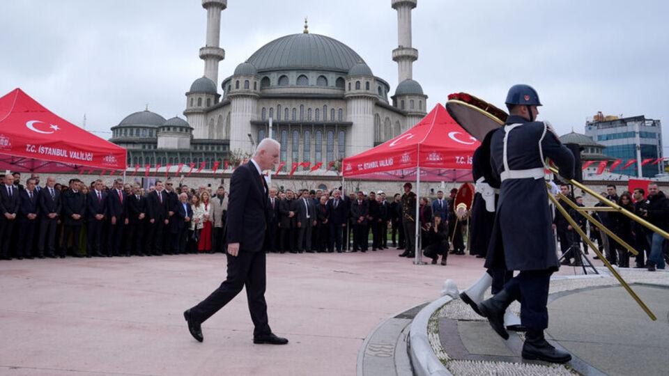 İstanbul'da Cumhuriyet'in 103. yılı Taksim'de törenle kutlandı