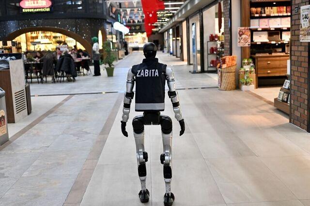 Kayseri'de zabıta ekiplerine yapay zeka destekli robot eşlik ediyor