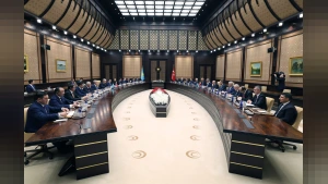 Bakan Bayraktar Kazakistan Enerji Bakanı ile Ankara'da görüştü