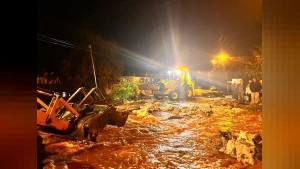Demre'de kuvvetli sağanak sele yol açtı, tarım alanları zarar gördü