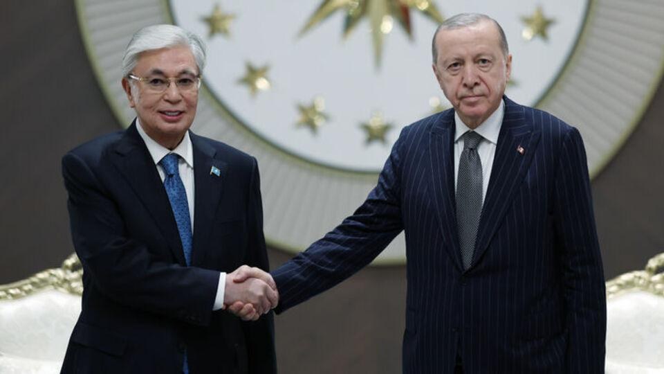 Cumhurbaşkanı Erdoğan, Tokayev ile bir araya geldi