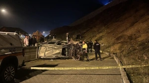 Erzurum'da hafif ticari araç şarampole devrildi: 2 ölü, 2 yaralı