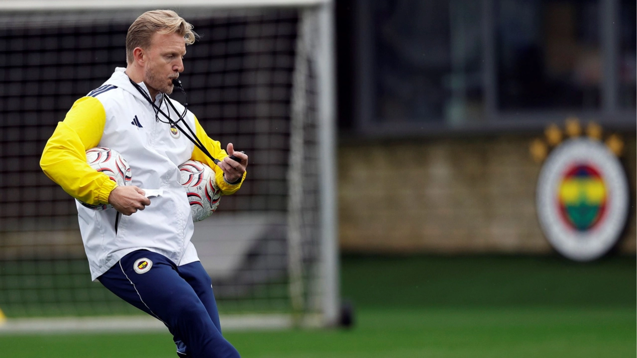 Fenerbahçe'de Dirk Kuyt dönemi: Göztepe maçı hazırlıkları başladı