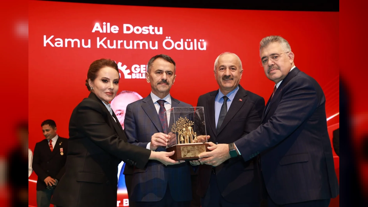 Gebze Belediyesinin aile dostu hizmetlerine ödül verildi