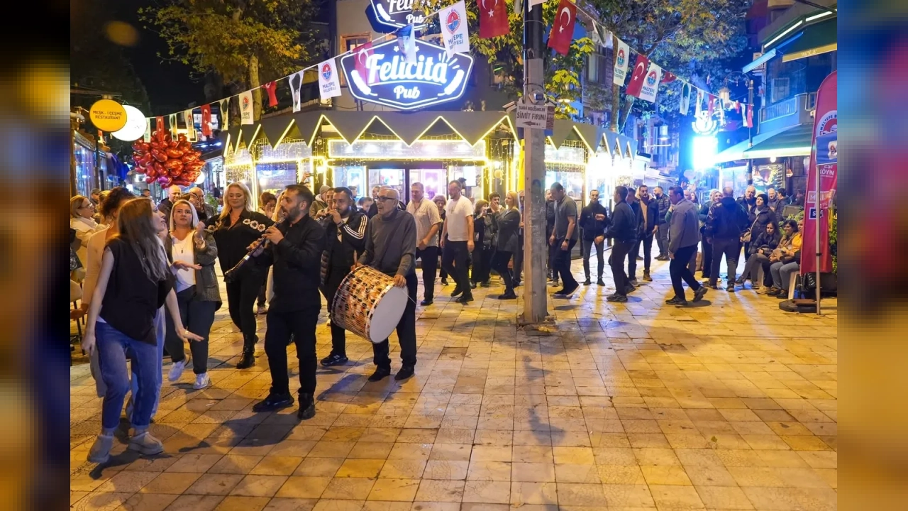 Maltepe'de Cumhuriyet'in 103. yılı Beşçeşmeler'de kutlandı