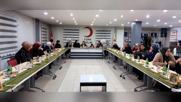 Ağrı'daki kil workshop gelirleri Türk Kızılay aşevine bağışlandı