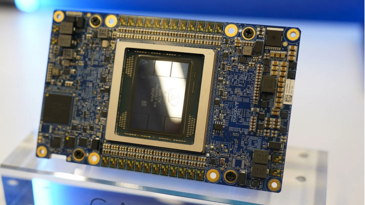 Intel'in üçüncü çeyrek geliri arttı ancak kârı geriledi