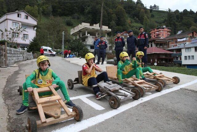 Rize'de 16. Laz Ralli Tahta Araba Yarışları Düzenlendi