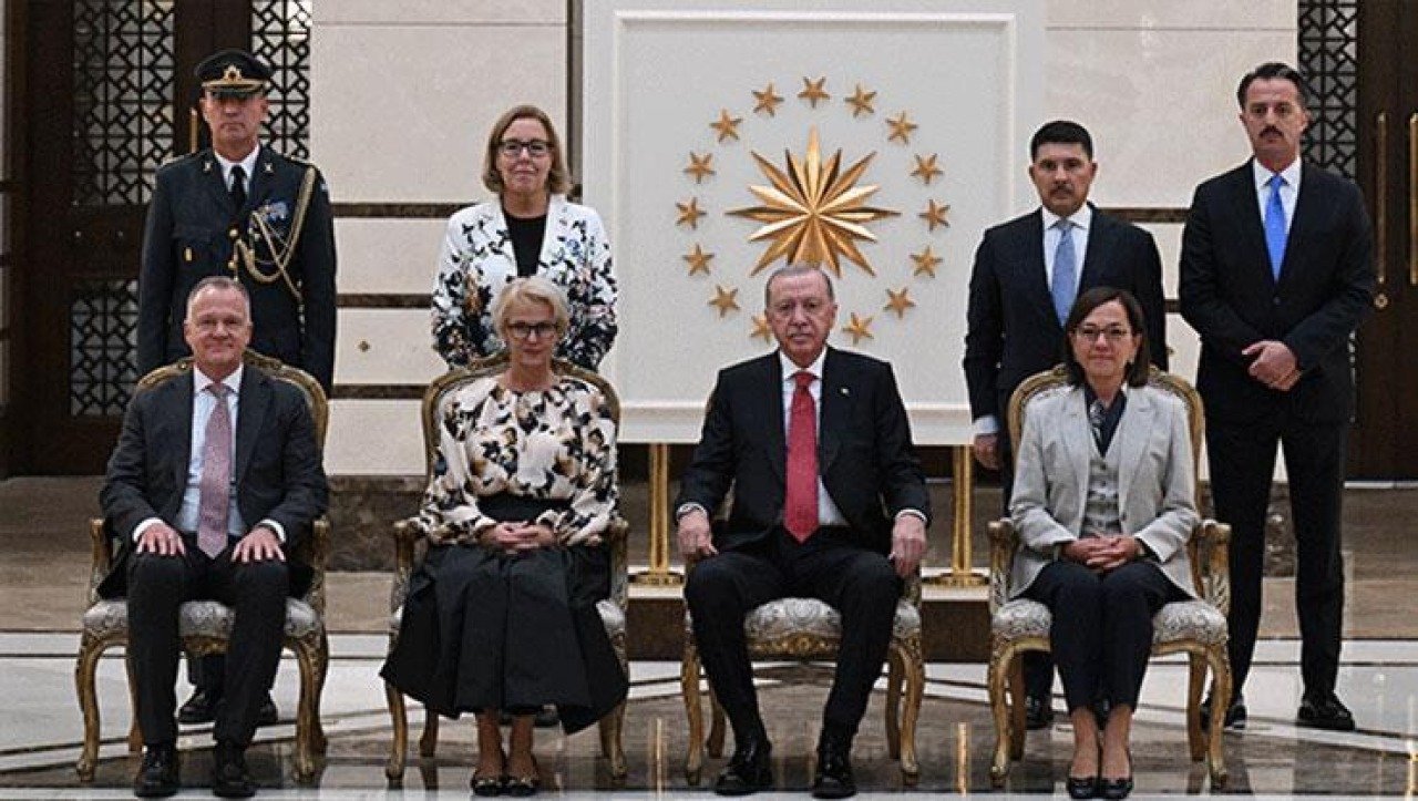 Cumhurbaşkanı Erdoğan, Beştepe’de Beş Yeni Büyükelçiyi Kabul Etti