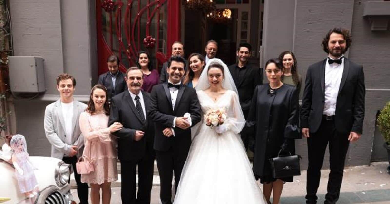 Masumlar Apartmanı Gülben ve Esat Düğününde Selami Şahin Sürprizi Yaşandı