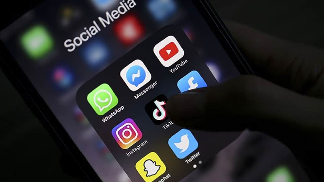 YouTube zirvede: Gençlerin en çok kullandığı sosyal ağlar açıklandı!