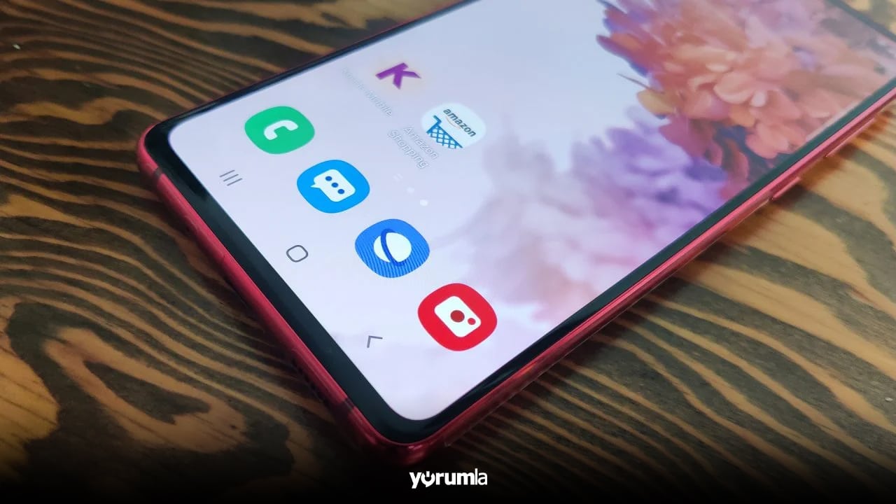 Samsung Galaxy S20 FE son büyük Android güncellemesini aldı