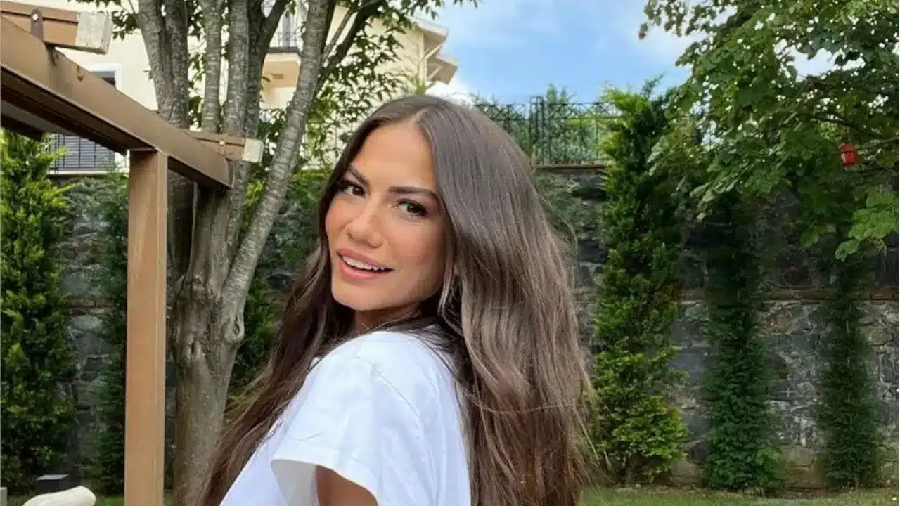 Demet Özdemir nereli ve kaç yaşında