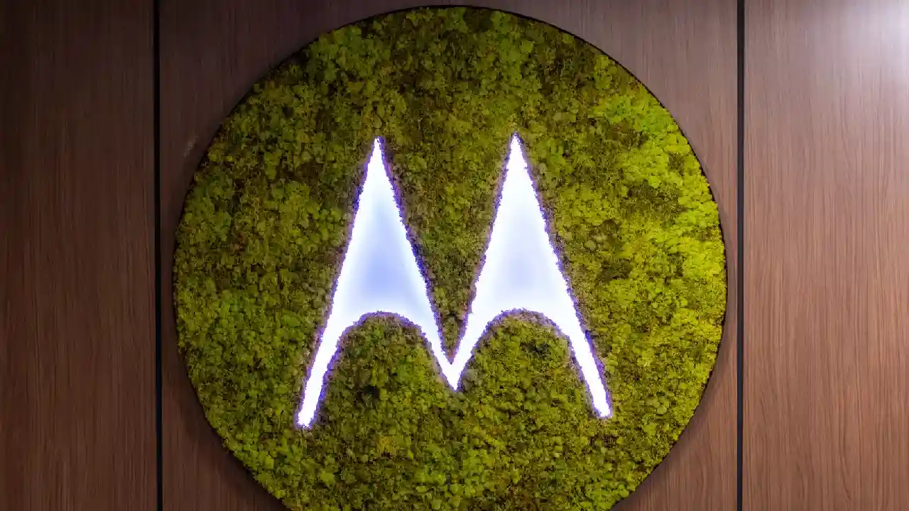 Motorola Razr 2024: Gerçek Görüntüler ve Teknik Özellikler Sızdırıldı!